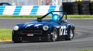 First Official Sessions of SCCA Runoffs Complete